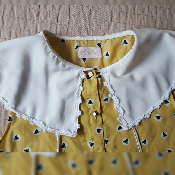 Vintage Cute Blouse - Picture 3 of 4